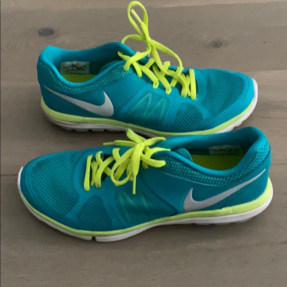 Nike Tennis Shoes - Size 7.5